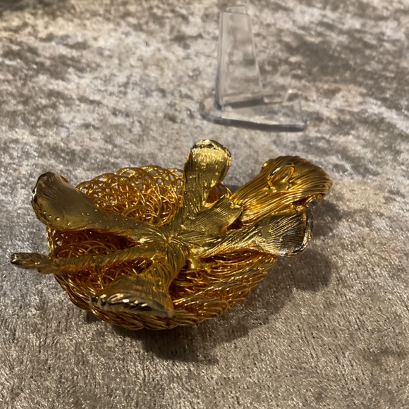 Vintage Gold Twisted Wire Turtle Pendant - Picture 2 of 4